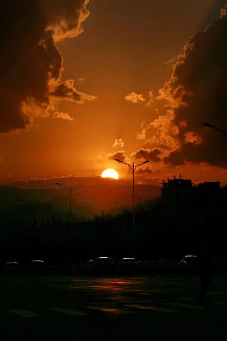 火烧云刷爆平凉人朋友圈!