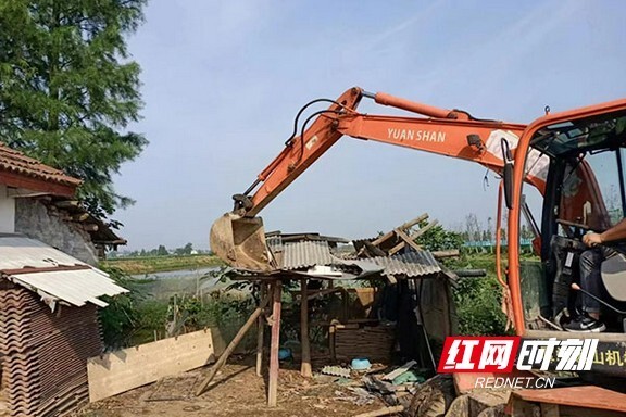 大通湖区千山红镇:紧抓人居环境整治 建设和谐美丽家园