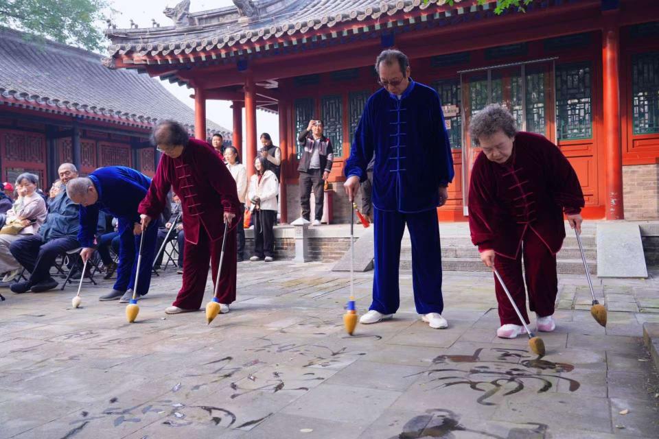 大地为纸、清水为墨，陶然亭街道第七届地书文化节开幕_腾讯新闻