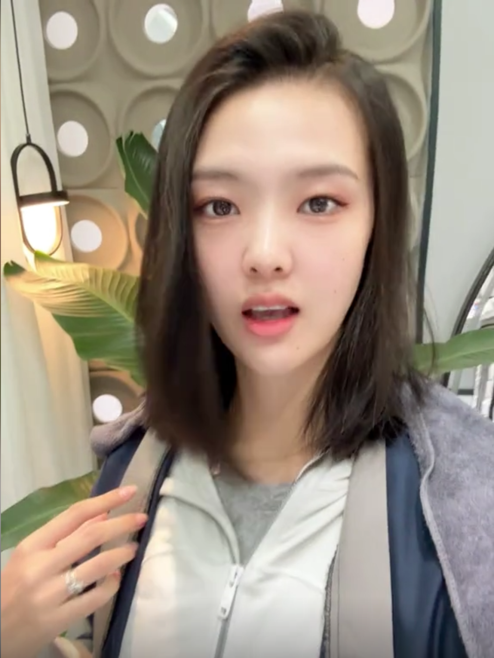 张常宁复出代表江苏女排打联赛,一头长发剪短发从头开始