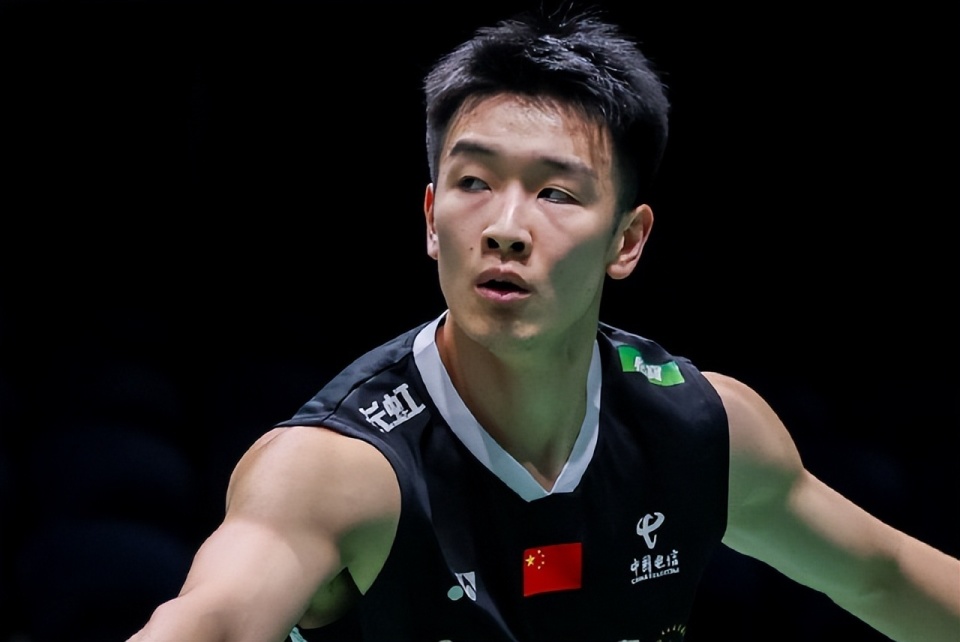 让人失望的还是男双,世界排名第3的梁伟铿/王昶1-2不敌李哲辉/杨博轩