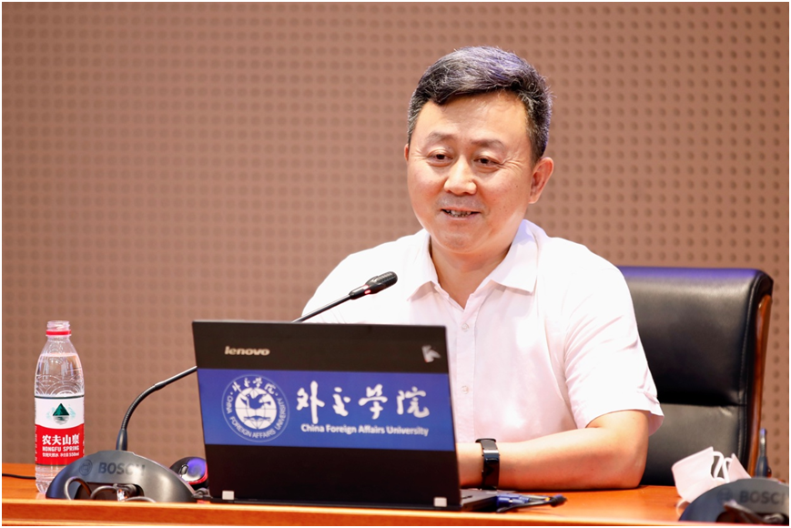 中国网 任梦恬 摄北京外国语大学国际新闻与传播学院院长姜飞作了题为