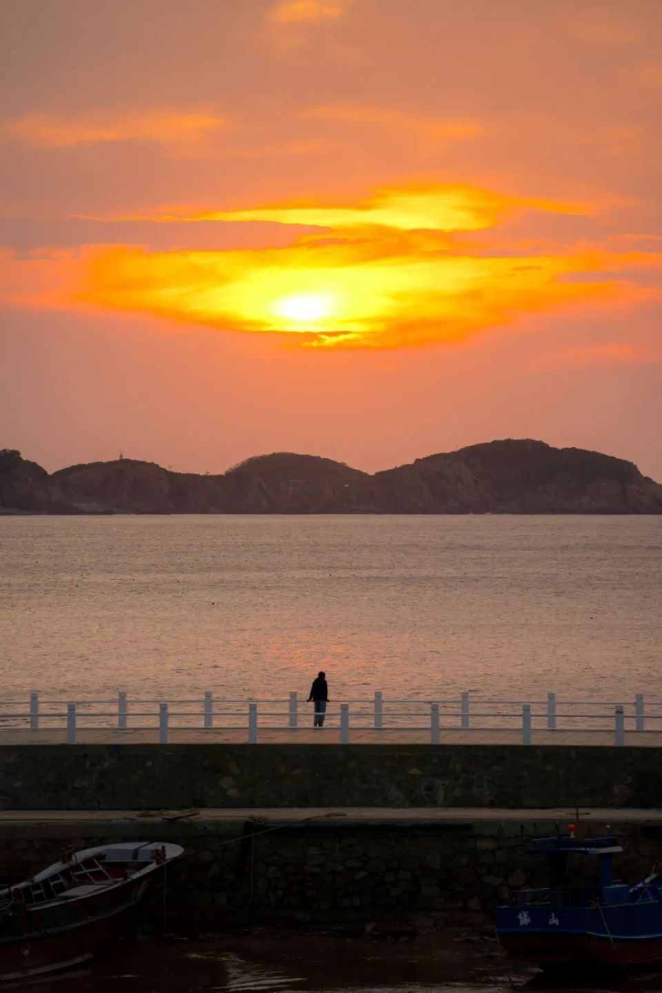 热播剧同款治愈系风景就在这里,半边山半边海,堪称海上阿勒泰!