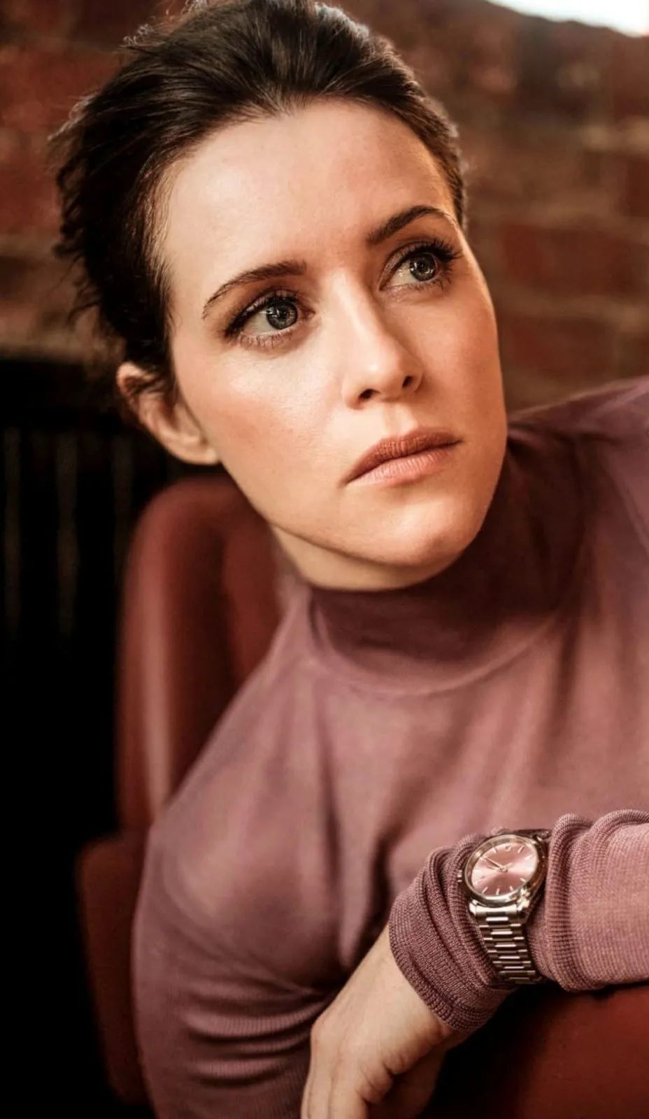 《王冠》英国女星克莱尔·芙伊杂志大片,舒展自如优雅迷人_腾讯新闻