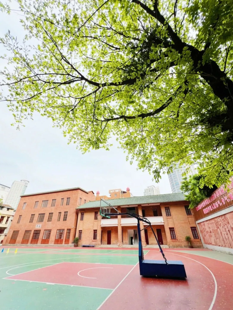 广州市第十中学广州市真光学校近年来,越秀区深化构建"669"办学新格局