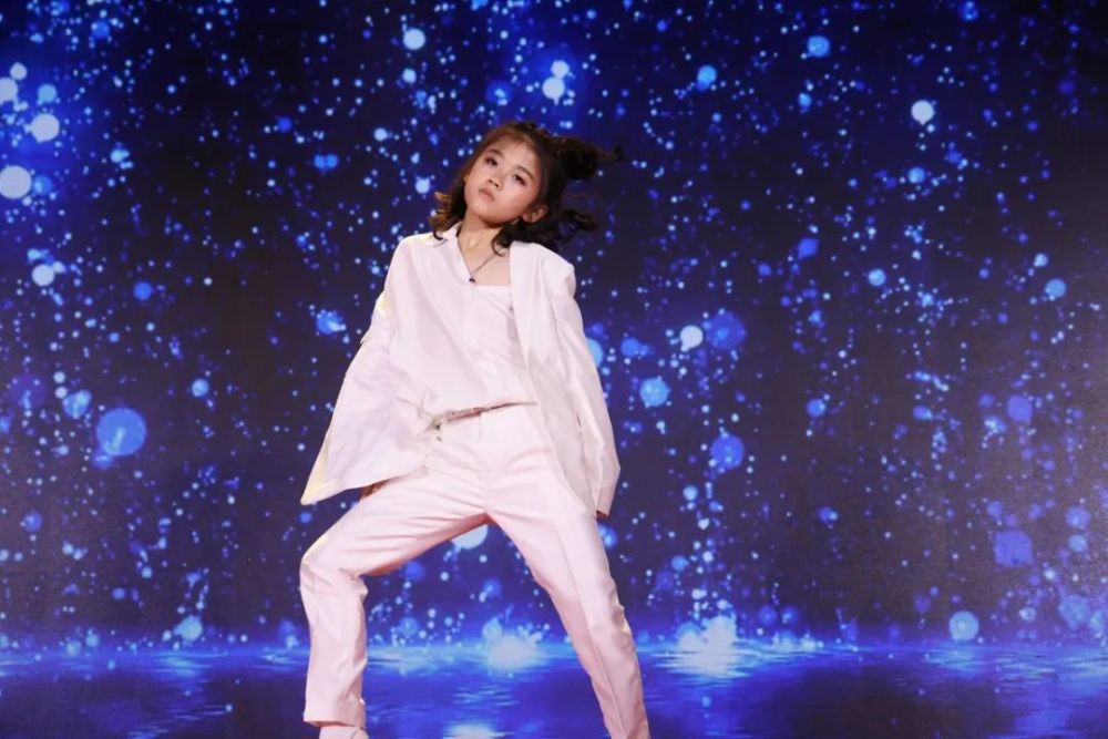 台州网红"臻臻"到场参与_腾讯新闻