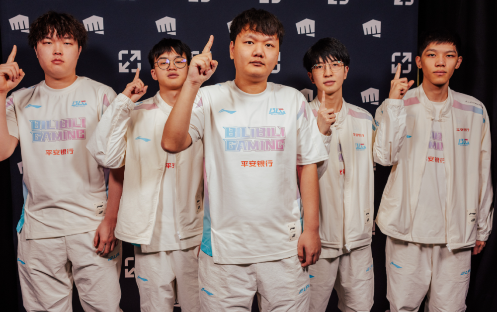 msi季中赛:blg首秀迎战外卡r7战队,或轻松取得开门红_腾讯新闻