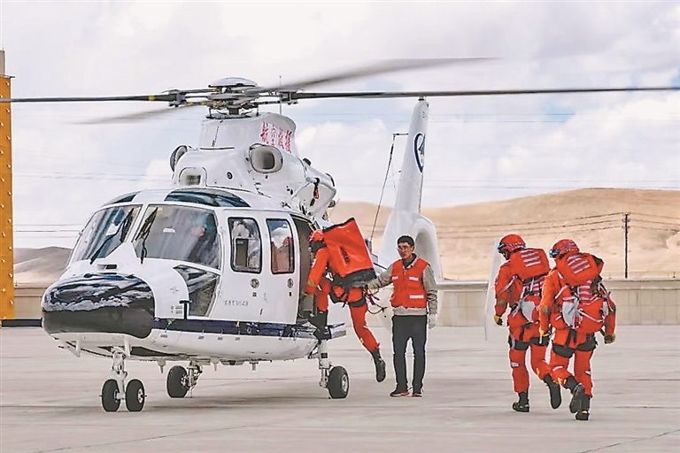 ac312e创造国产民用直升机索降海拔最高纪录