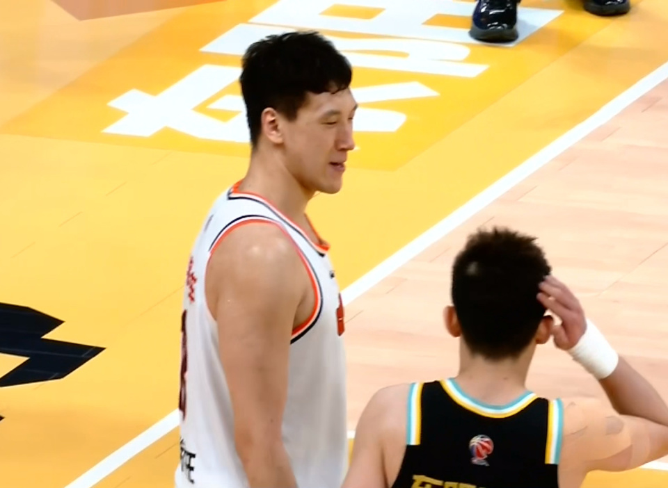 男篮"锋线侧翼"身价狂跌!广东队终于能"捡漏"了