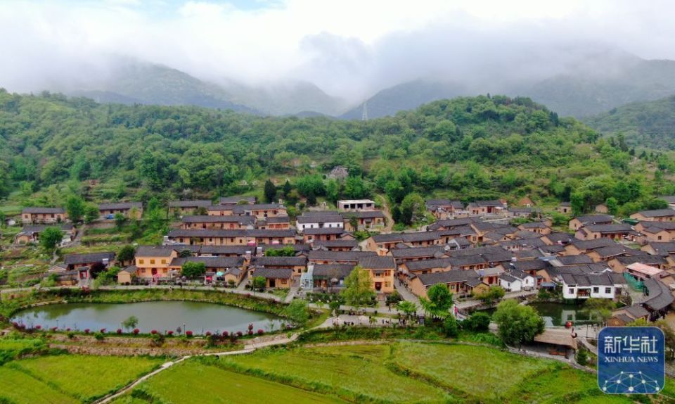 这是河南省信阳市新县田铺大塆,坐落于大别山深处(2021年4月22日摄