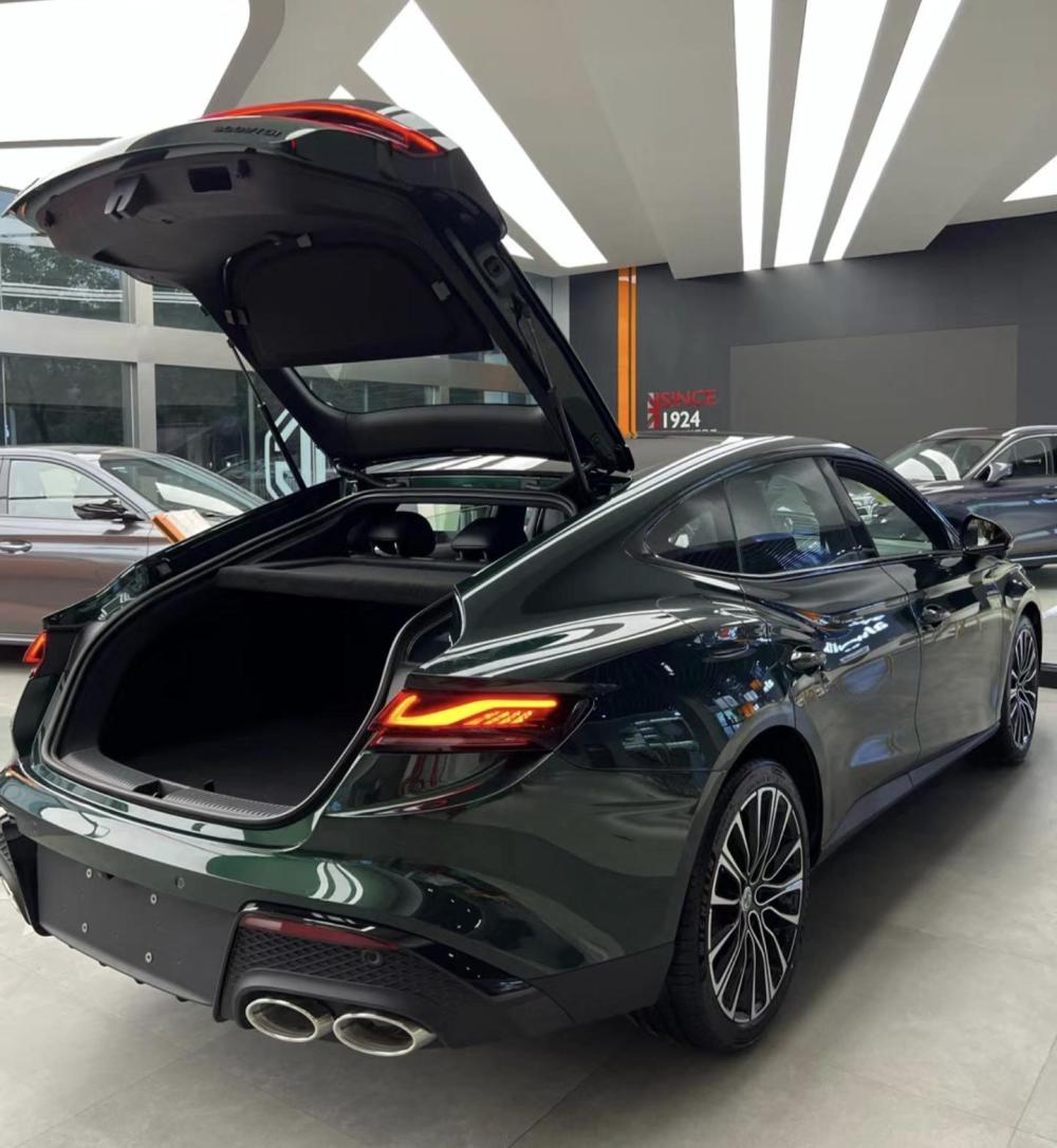 预计售价1420万区间上汽名爵全新mg7到店实拍图曝光