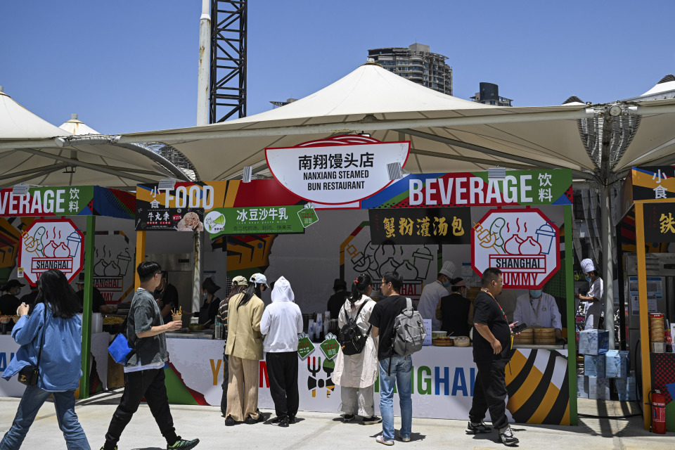 中华老字号南翔馒头店在奥运会资格系列赛赛场展现"上海点心名片"的