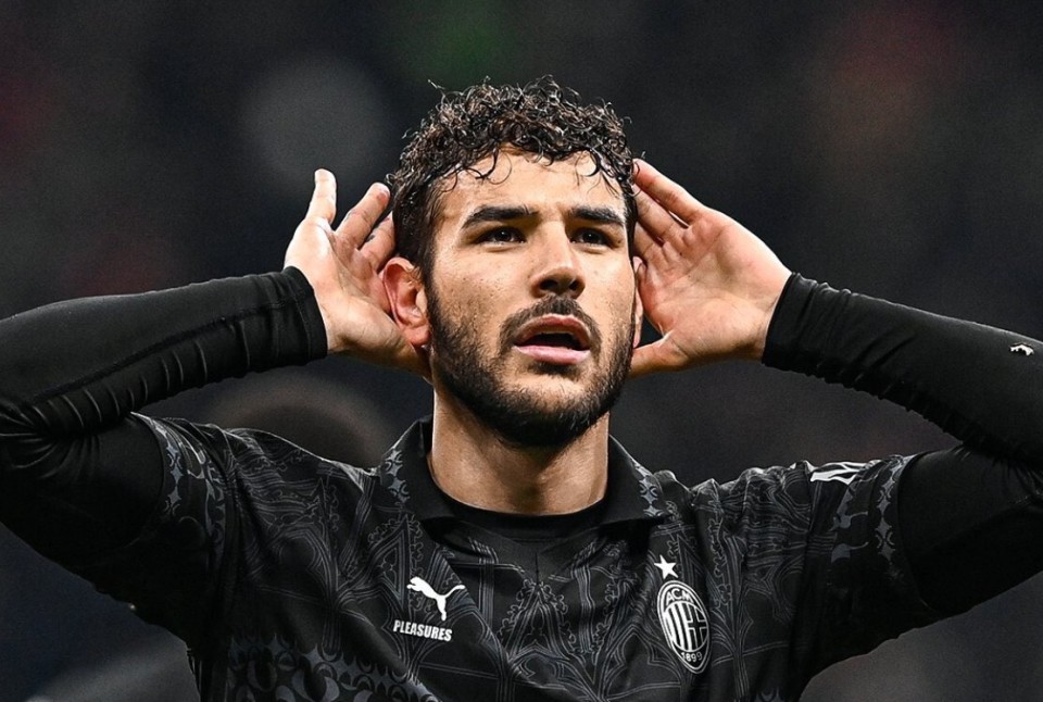 莫雷托沙特球队考虑给特奥开大合同米兰尚未开启续约谈判