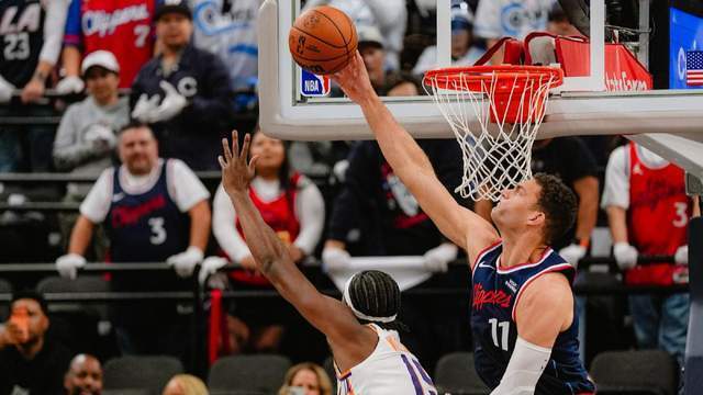 泰伦-卢厉害了，这一个调整才是大胜的关键！且同时激活了3名球员