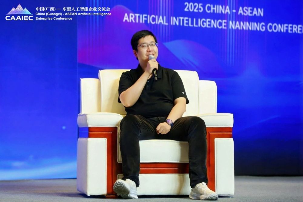 智谱高级副总裁：当大模型出海，中国该靠什么赢？ · 原文图片 1