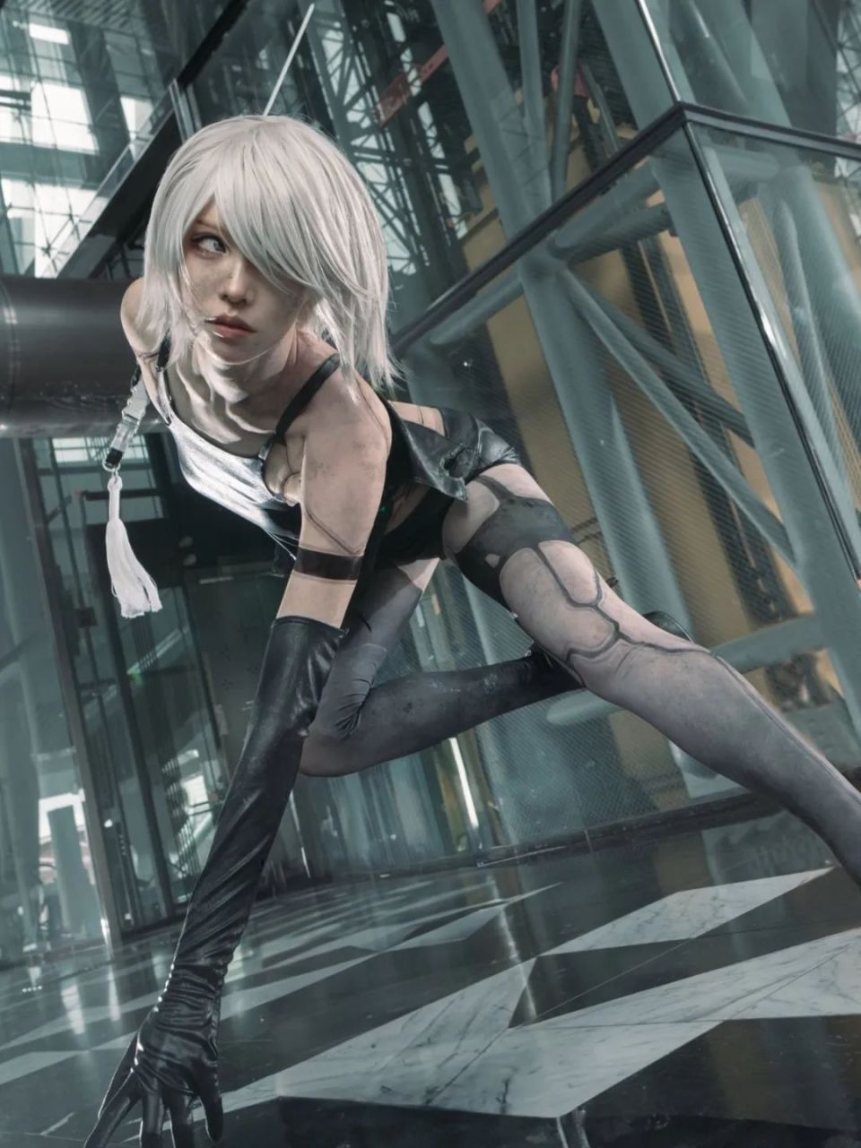 日本美女cos《尼尔:机械纪元》a2,战损妆容很棒