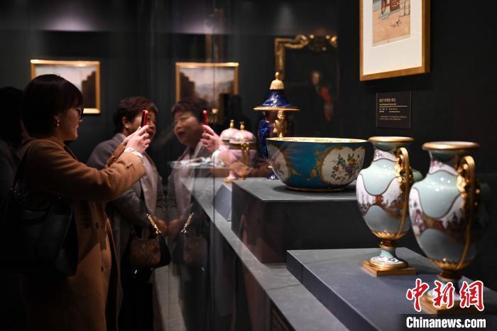 “紫禁城与凡尔赛宫”大展亮相故宫 再现17至18世纪中法交往史_腾讯新闻
