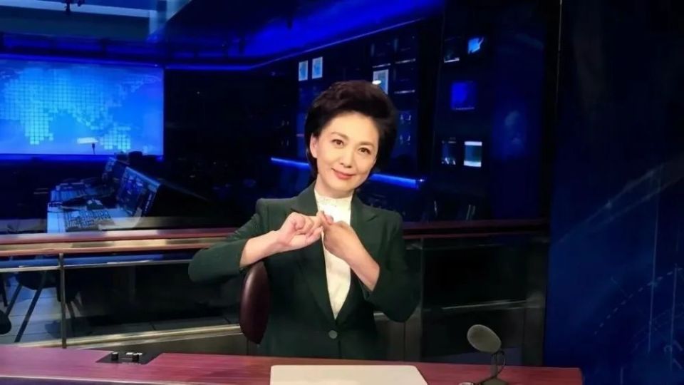 央视大换血！她俩不再担任主持人_腾讯新闻