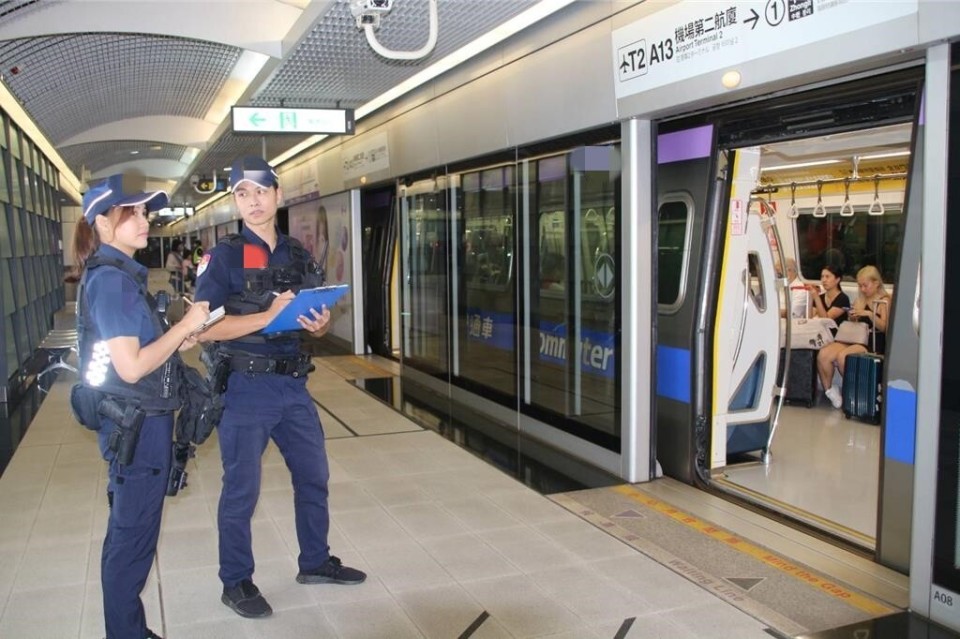 广,但可以预见的是,台湾民众可能会因此事而推动台湾地铁安检的设立