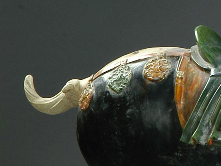 同时也相对美观影响兵器或马球杆的使用古人这样做是为了避免马尾扫动