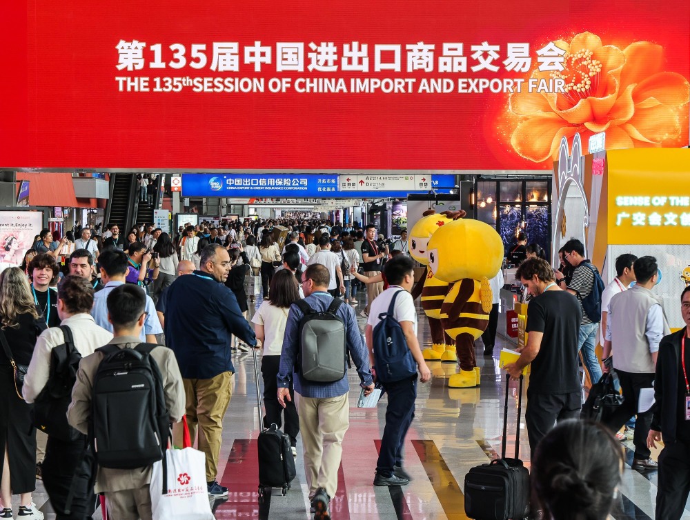 列国鉴科威特记者观察广交会让科威特人爱上中国制造