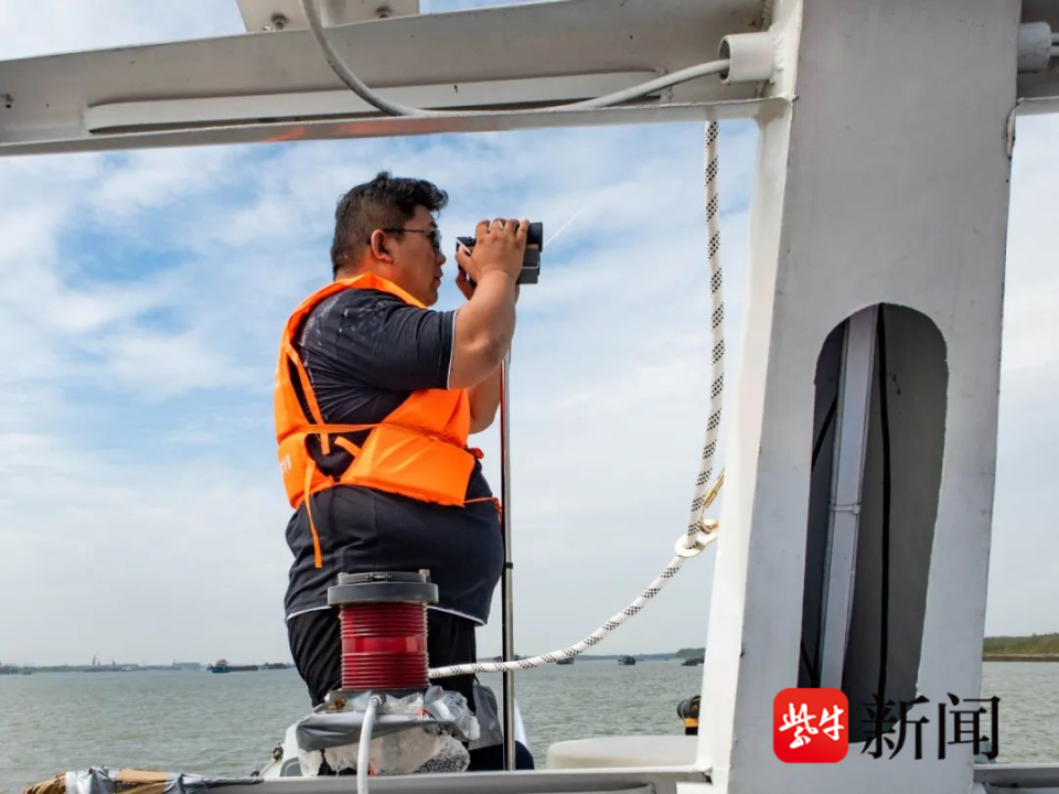 追江豚 | 武汉钱正义:保护好"大哥",再现"水清岸绿,豚跃鸟飞"的长江