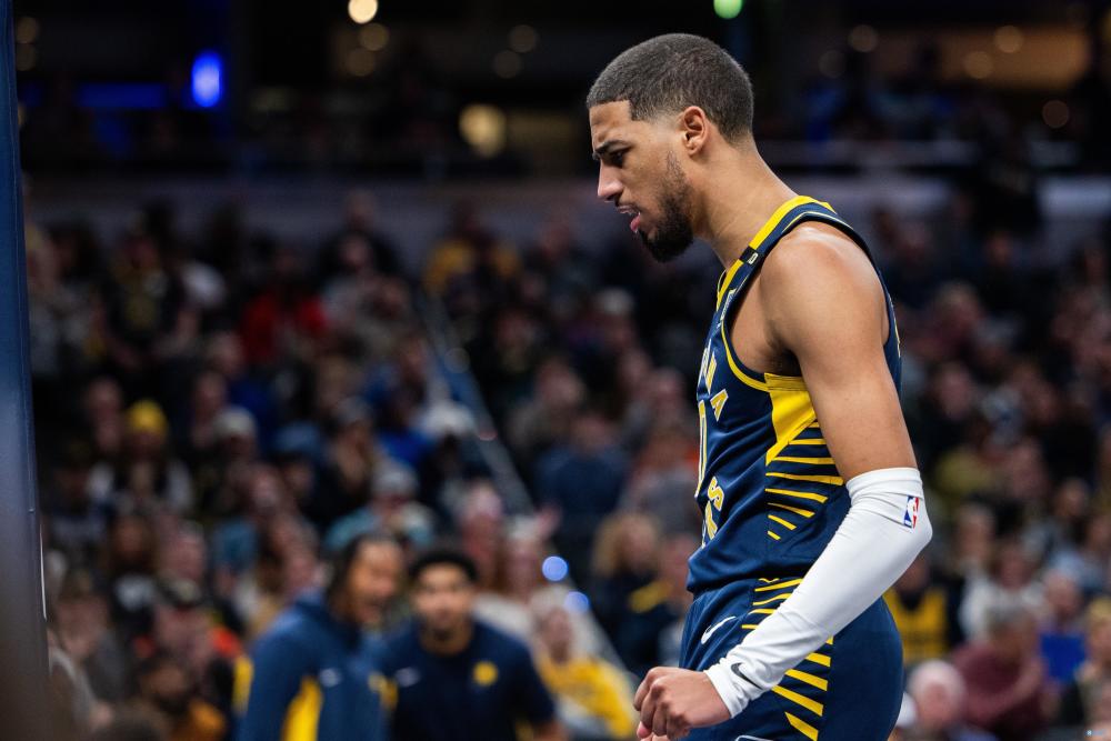 woj:步行者球星哈利伯顿曾与西亚卡姆交谈 并说服后者加盟