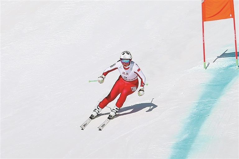十四冬高山滑雪滑降比赛首日我省获6金1银2铜