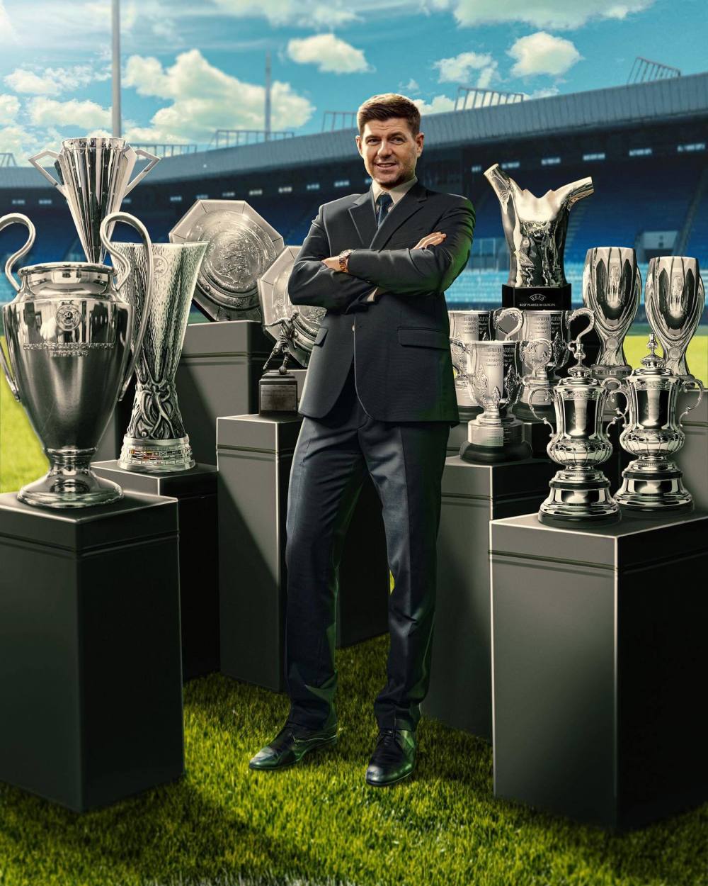 达曼协作官方晒杰拉德荣誉欧冠欧足联最佳球员奖杯在列