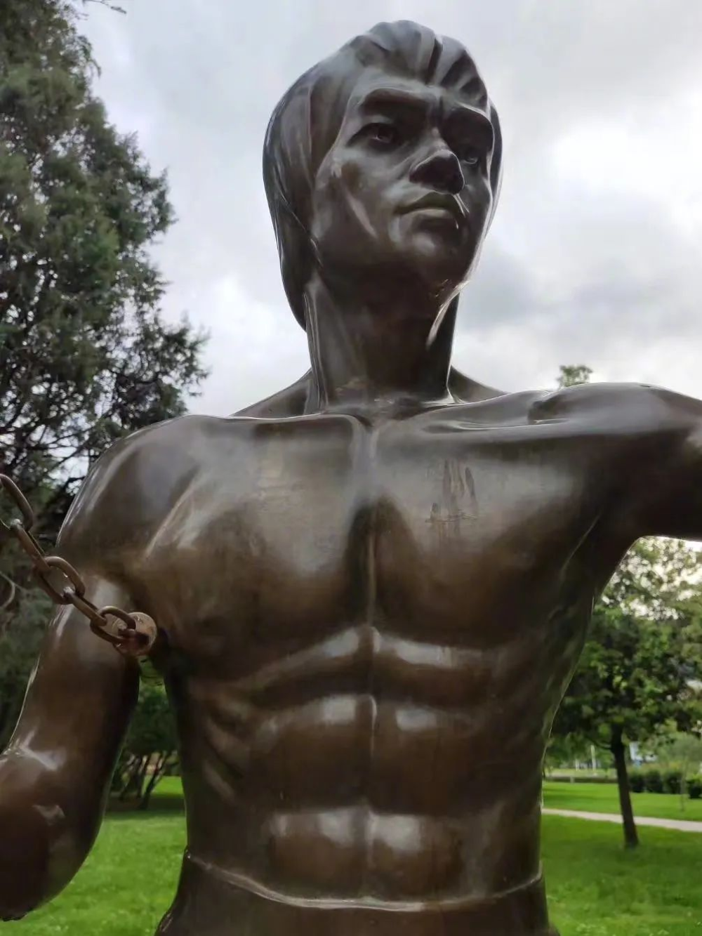 李小龙雕像被盗!原因扑朔迷离