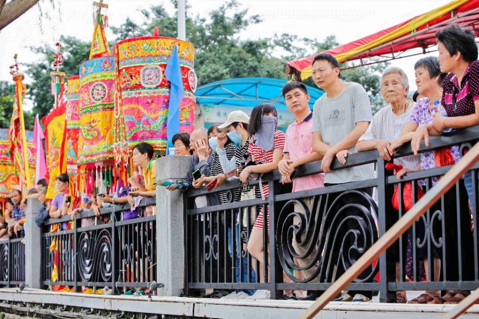 【图集】超燃超刺激!佛山顺德大良北区传统龙舟和五人龙舟赛"开飙"