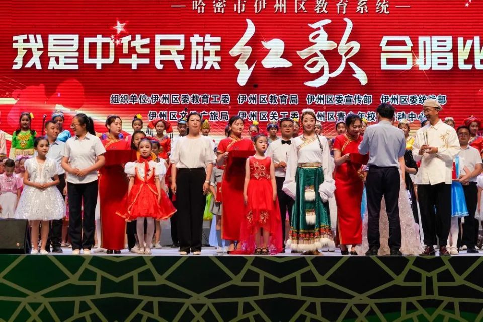 这场红歌合唱比赛,超燃!