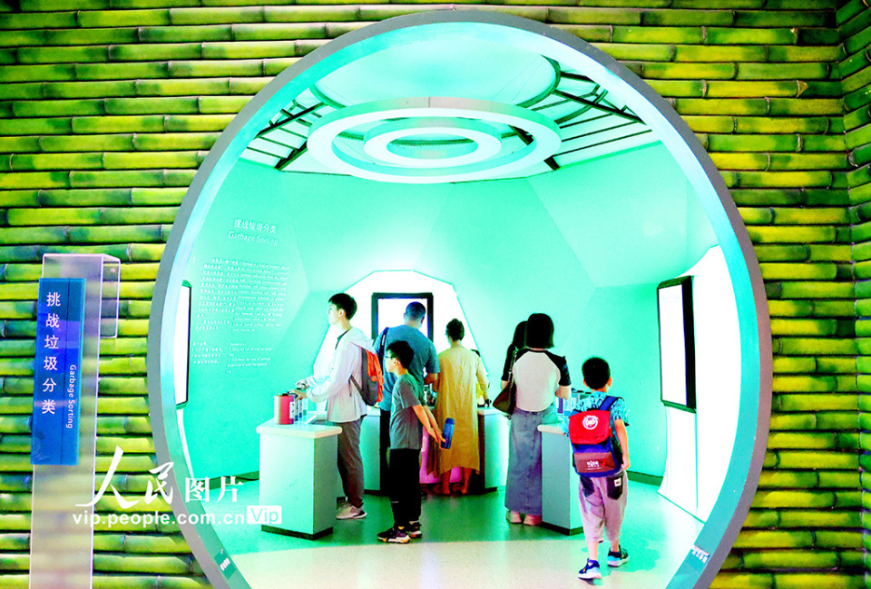 浙江杭州:科技馆里度暑期