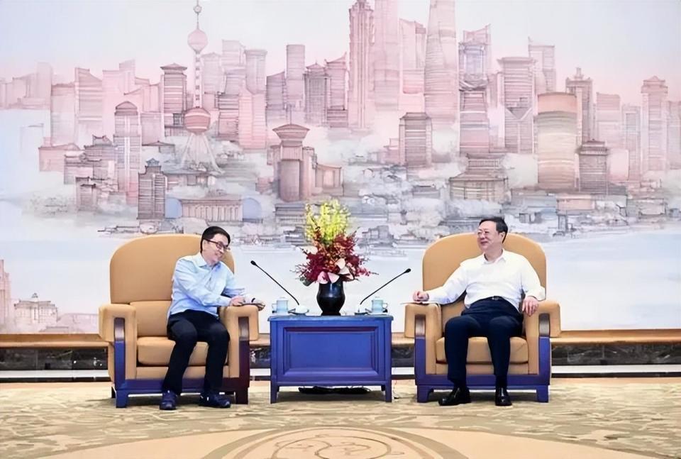 高瓴资本张磊终于在官方场合露面，意味着什么？_腾讯新闻