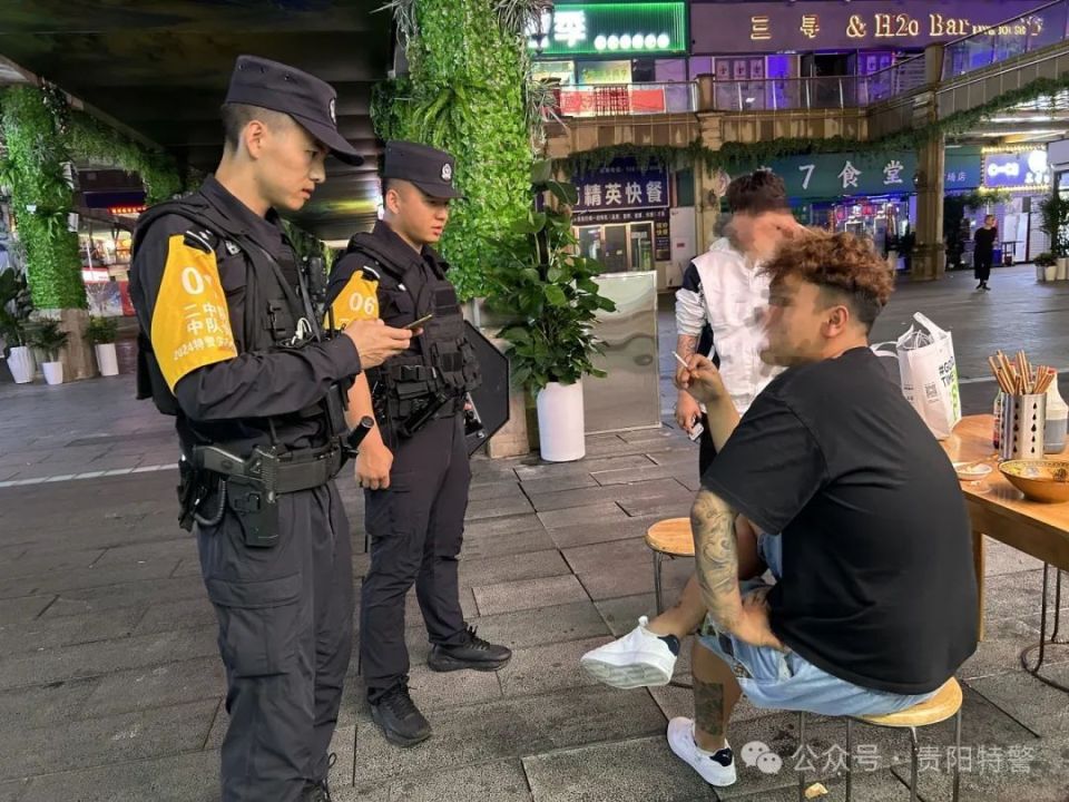 【夏季行动】持续"亮剑",让平安再"增色"——贵阳特警开展"全国公安