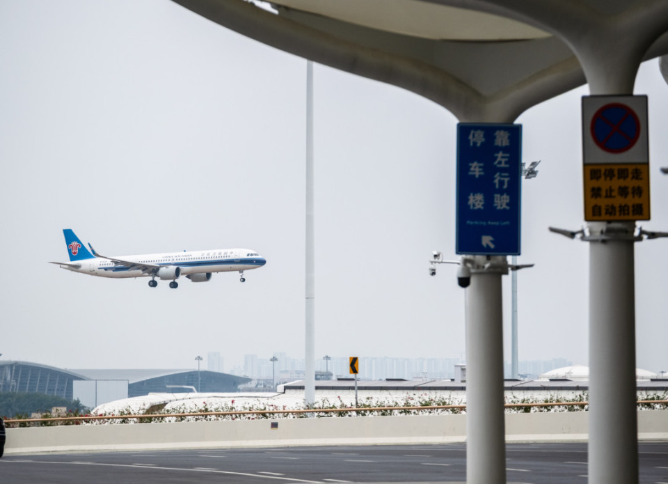 白云机场T3国际区域全面启用 外籍旅客可拨打专属服务热线96158，获取多语种服务与出行指引_腾讯新闻