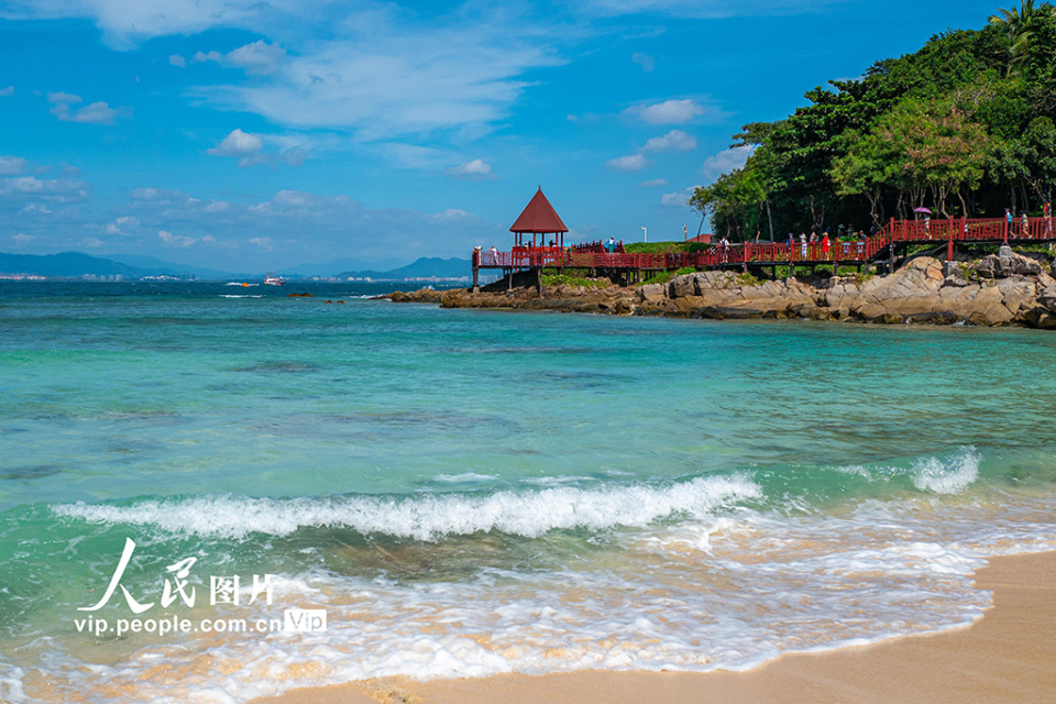 海南三亚:秋冬海岛游升温 蜈支洲岛人气旺_腾讯新闻