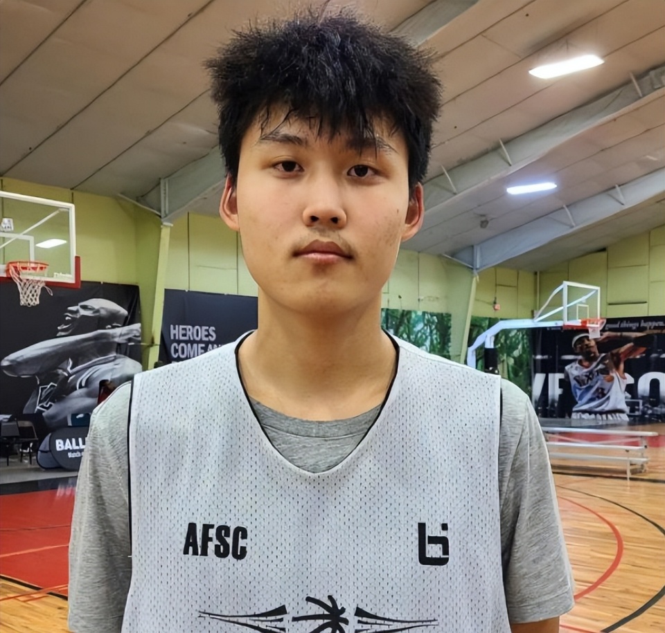 怒喷篮协的旅美小将入选耐克高峰会 王哲林曾力压维金斯