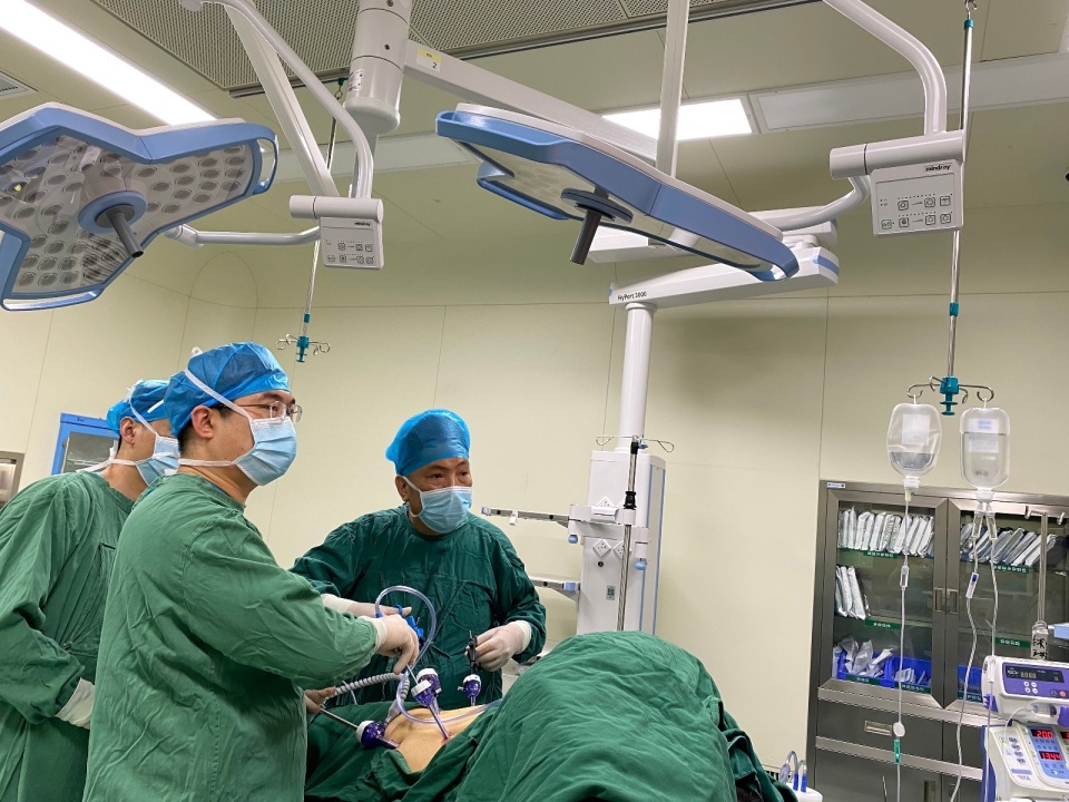 术中出血仅15ml,江夏区中医医院开展首例腹腔镜下肝右后叶肿瘤切除术