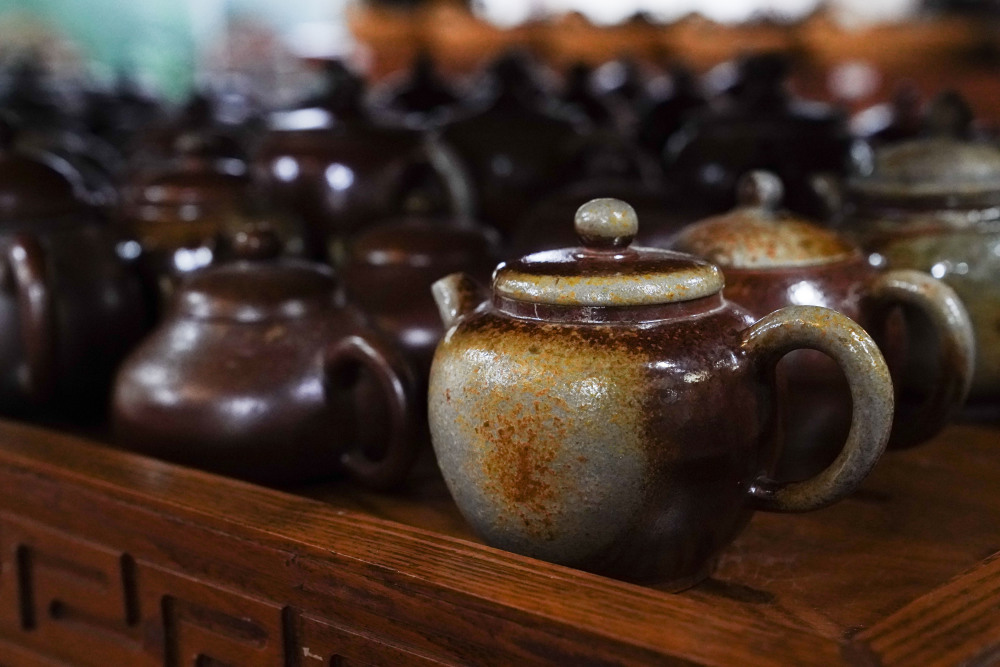 广西南宁坭兴陶制作为残疾人敲开就业之门