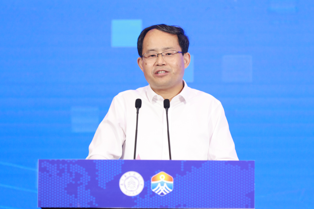 中国航天科技集团有限公司副总经理张宏俊,中国商飞科技管理部