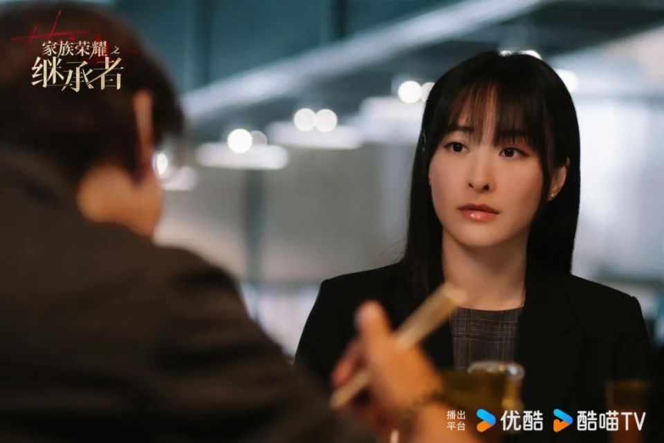 看剧||这部剧里野心勃勃的千金贵妇,最像现实真豪门里的谁?