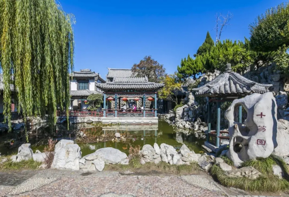 十笏园十笏园是中国北方地区的古典园林袖珍式建筑.