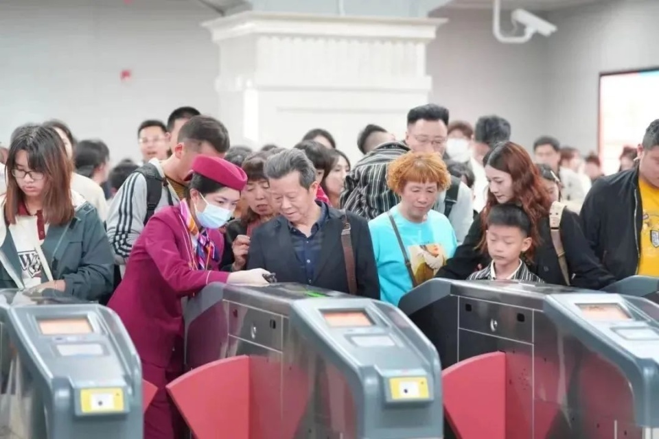 五一期间，武汉地铁客运量超过2766万_腾讯新闻