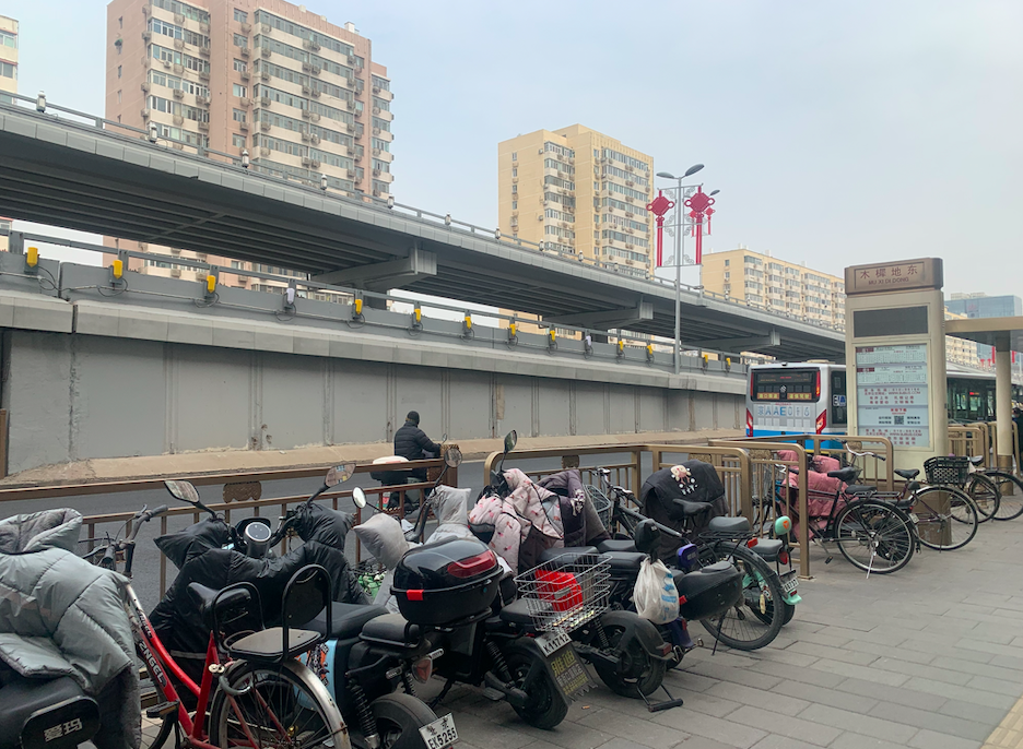 城市观察｜地铁站周边需要增加自行车车位了_腾讯新闻