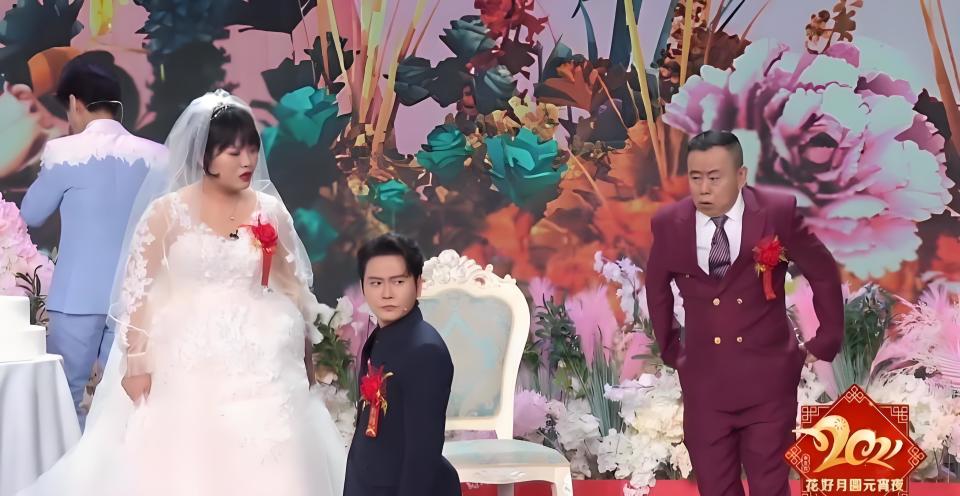 孟鹤堂唱歌,栾树弹钢琴伴奏,于谦正把自己的人脉介绍给干儿子_腾讯