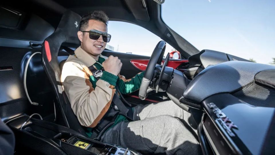 欣哲驾驭丨ep024把法拉利最强街车赛道拉满1030匹马力自带魔法sf90xx