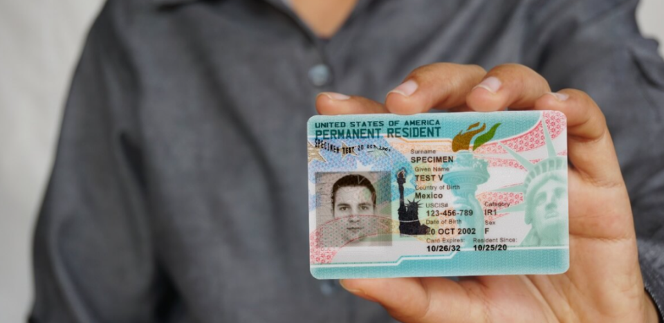 一张美国绿卡到底值多少钱?