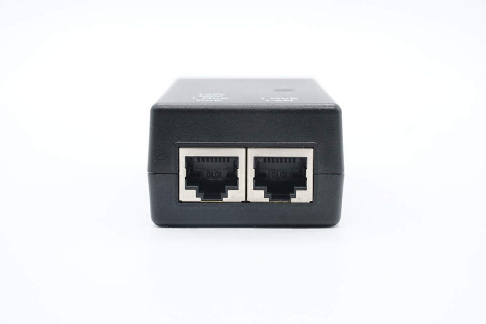 一款小小的poe供电器竟然支持千兆传输速率拆解看看做工