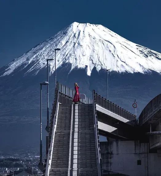 富士山网红罗森隐身,过度旅游带来"观光公害"